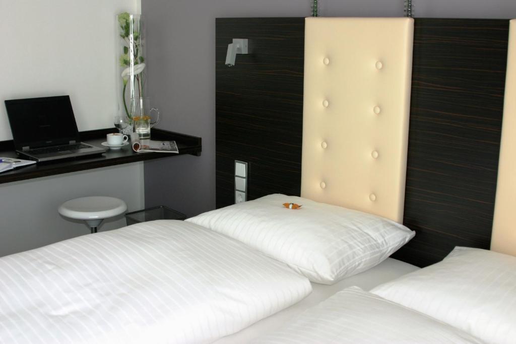 Hotel Zur Promenade Donauwörth Екстериор снимка