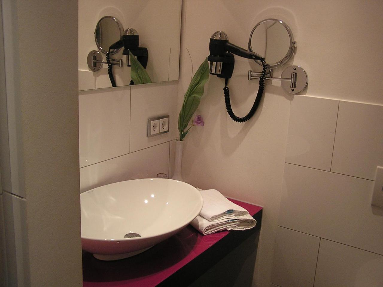 Hotel Zur Promenade Donauwörth Екстериор снимка